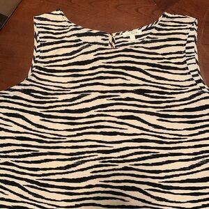 Nine Britton Penelope curved hem woven tank. Zebra print. 2x women’s. Like new.